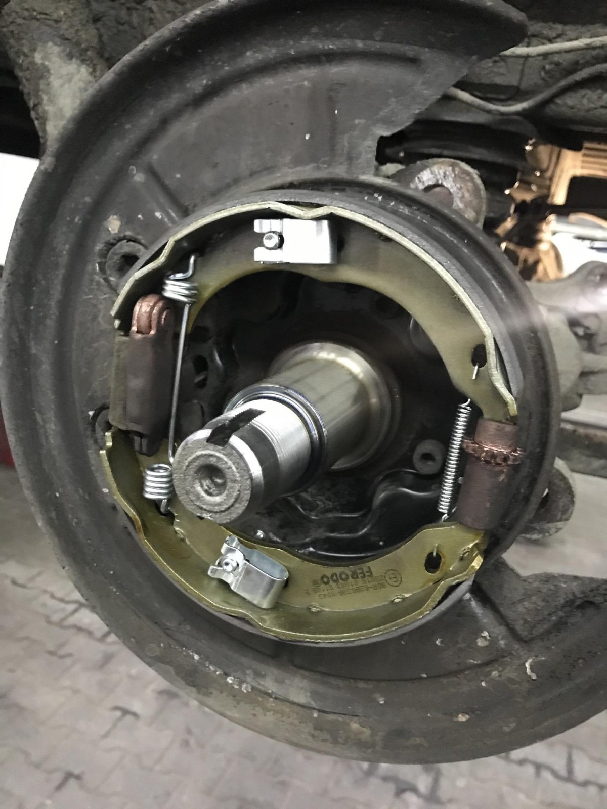 Fiat Ducato 244 задние дисковые тормоза колодки ручника