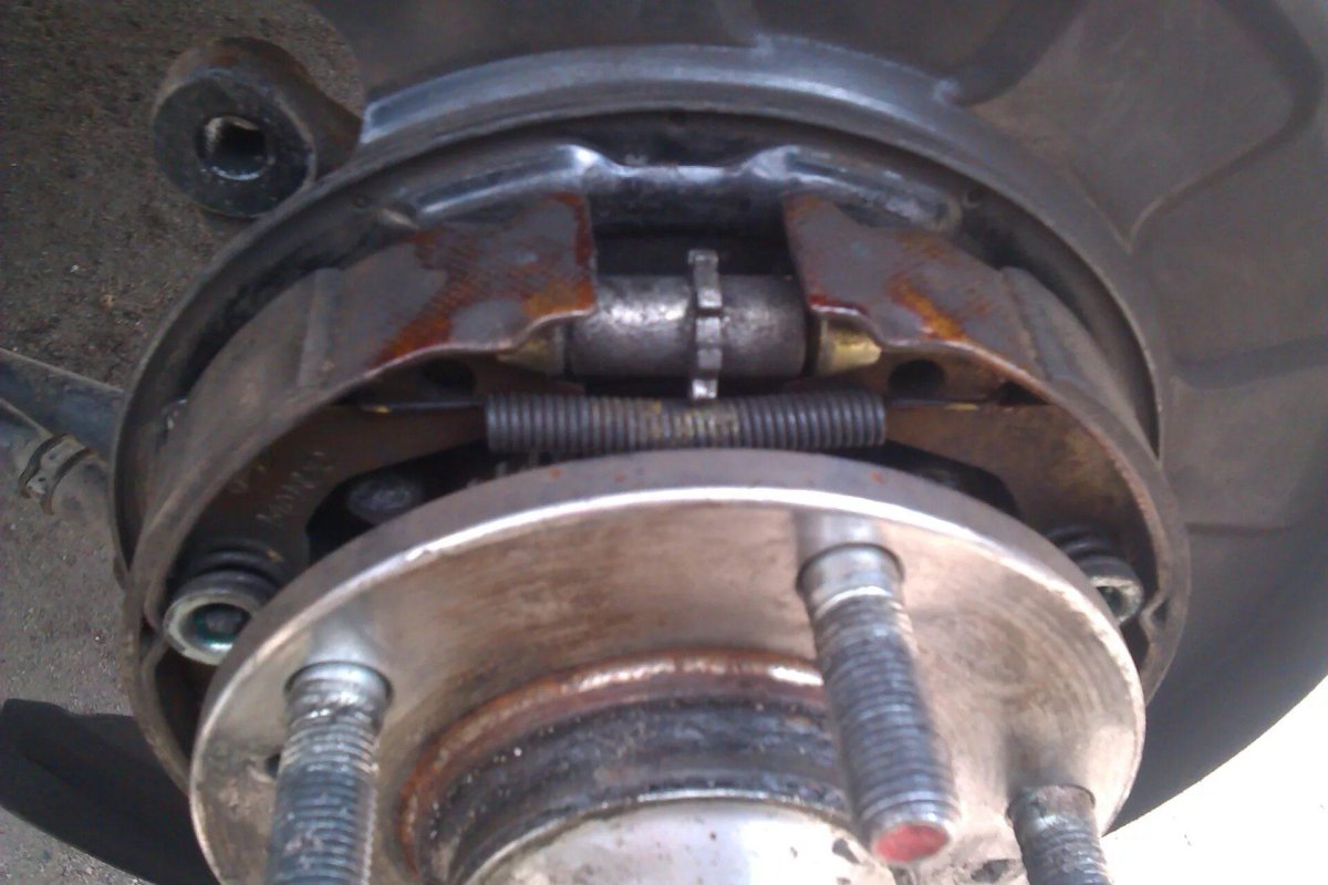 Колодки ручника Hyundai Tucson 2008