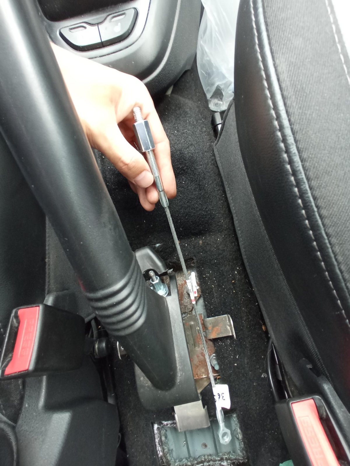 Трос ручника Лада Веста