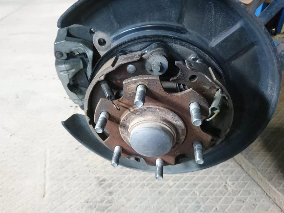 Колодки ручника Паджеро 4