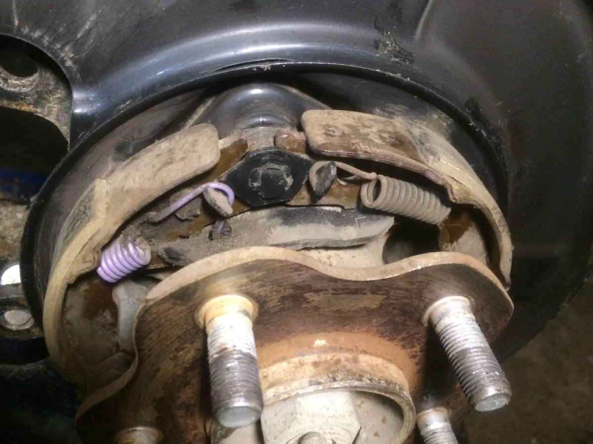 Колодки ручника Nissan x Trail 31