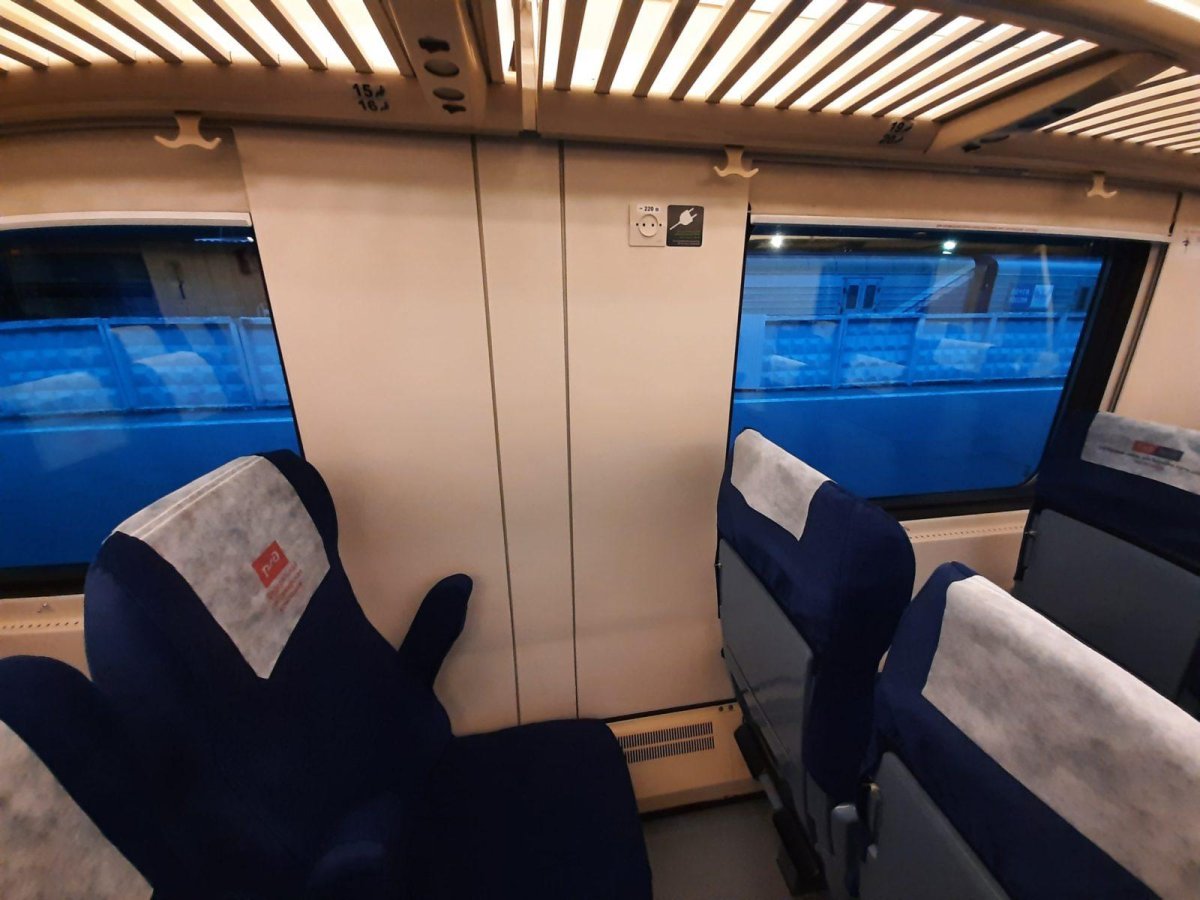 Поезд 747а Невский экспресс