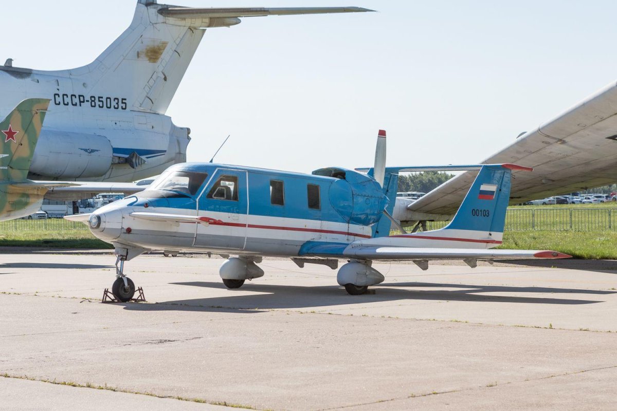 Самолет молния 1-012