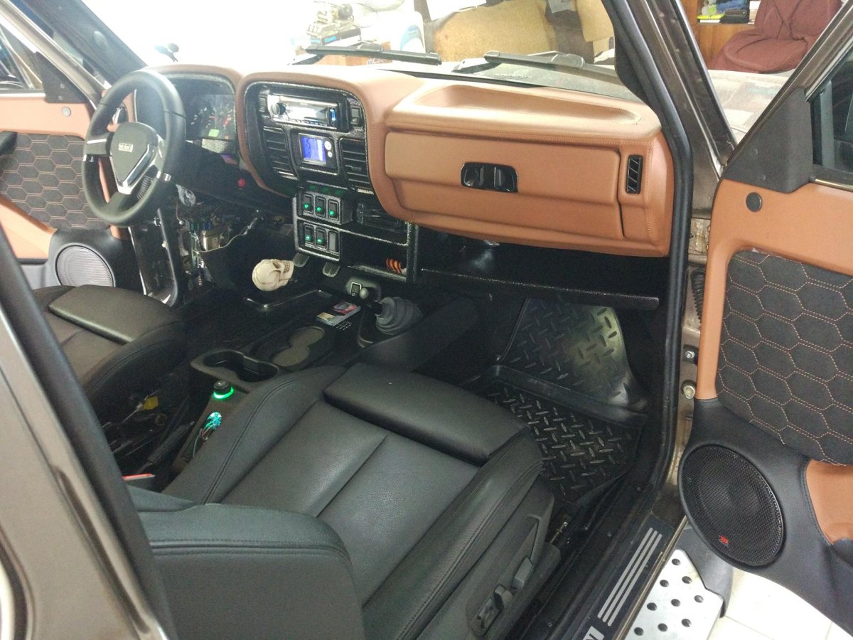 Лада Нива 2131 салон