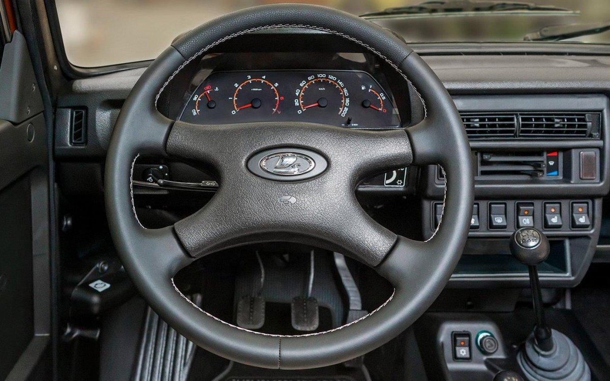 Лада Нива 2121 4х4 салон