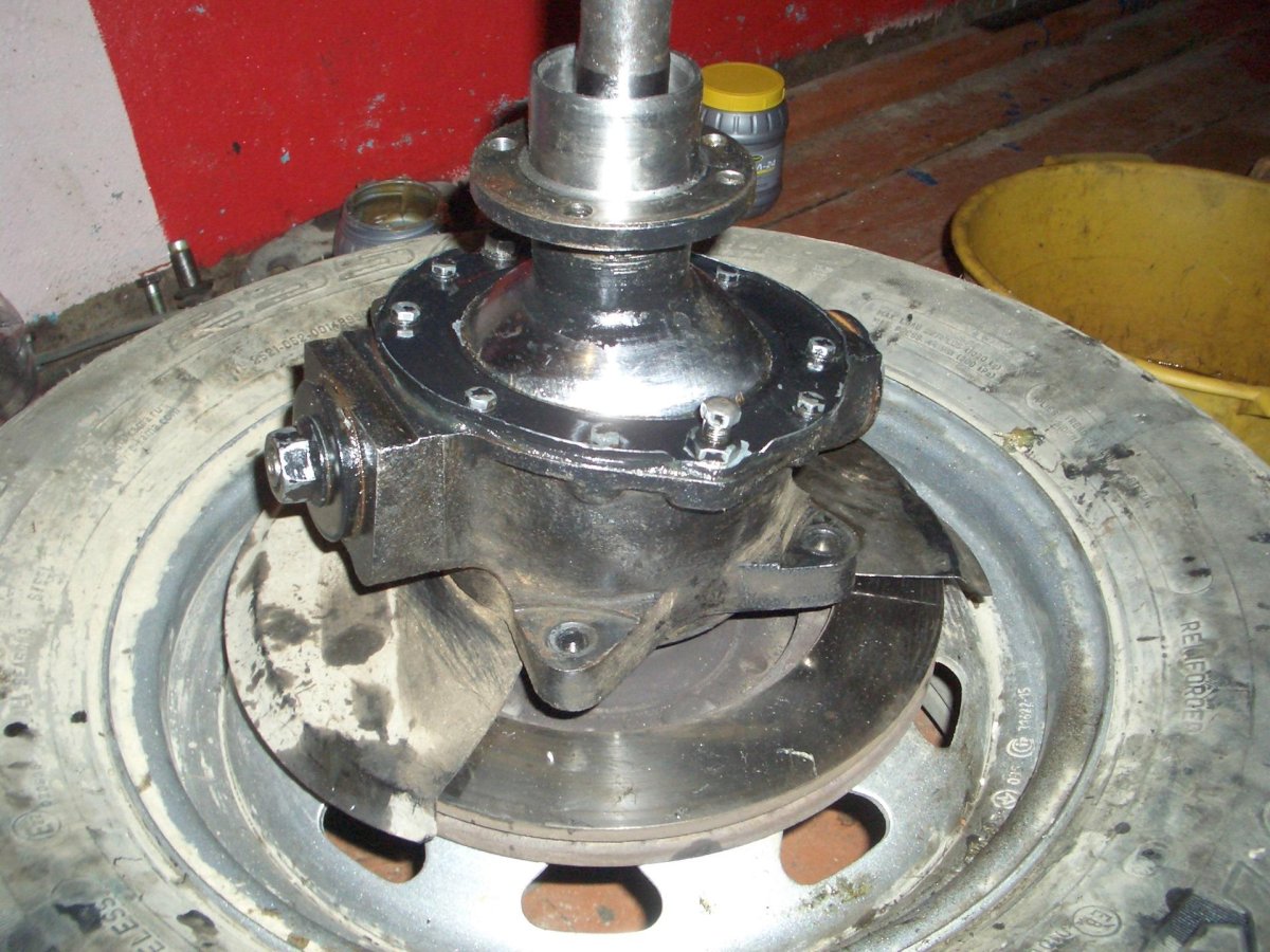 Поворотный кулак УАЗ 469