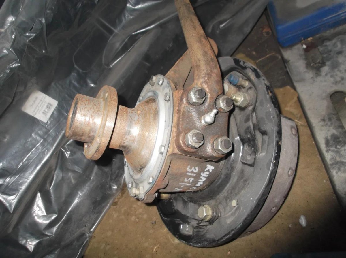 Кулак поворотный УАЗ 452