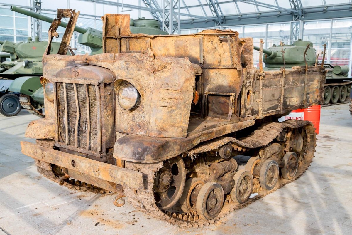 СТЗ-5 гусеничный тягач