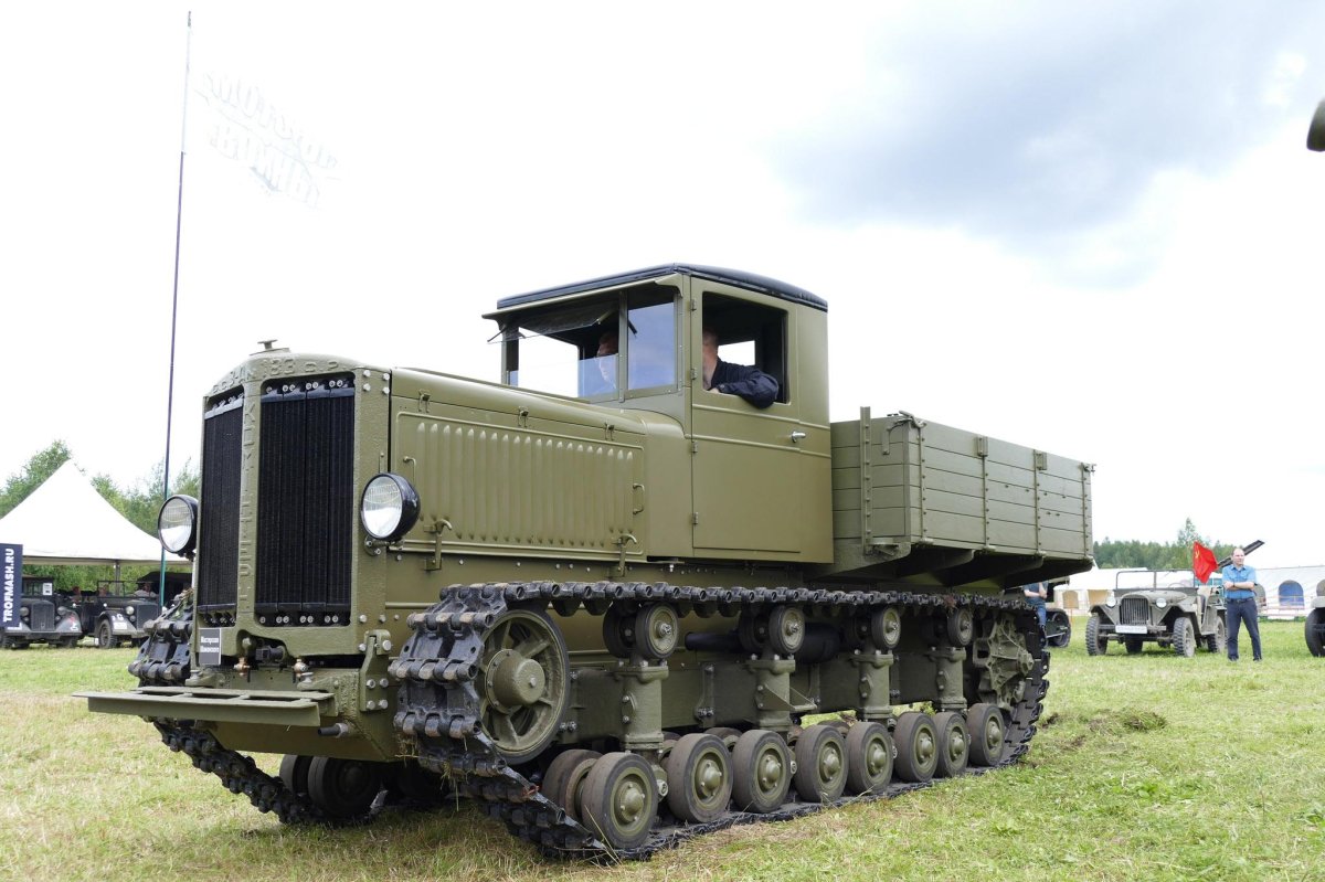 Артиллерийский тягач Коминтерн