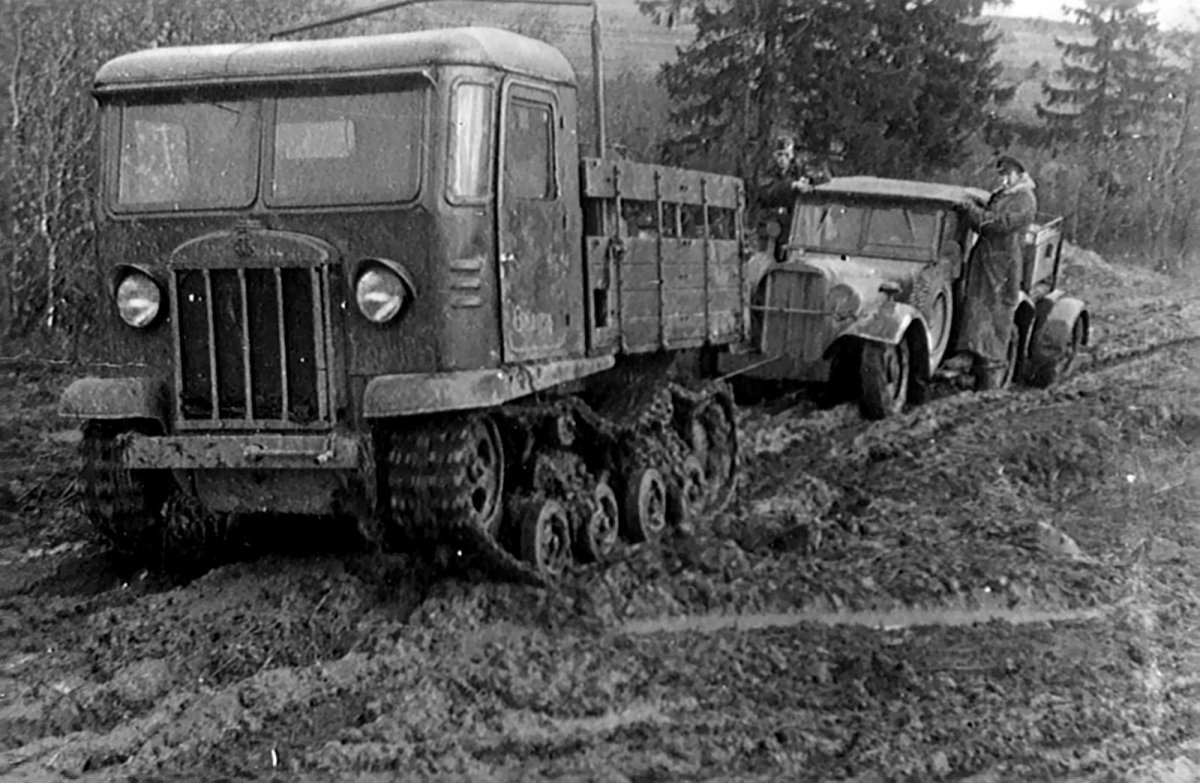 Тягач СТЗ-5 Сталинец