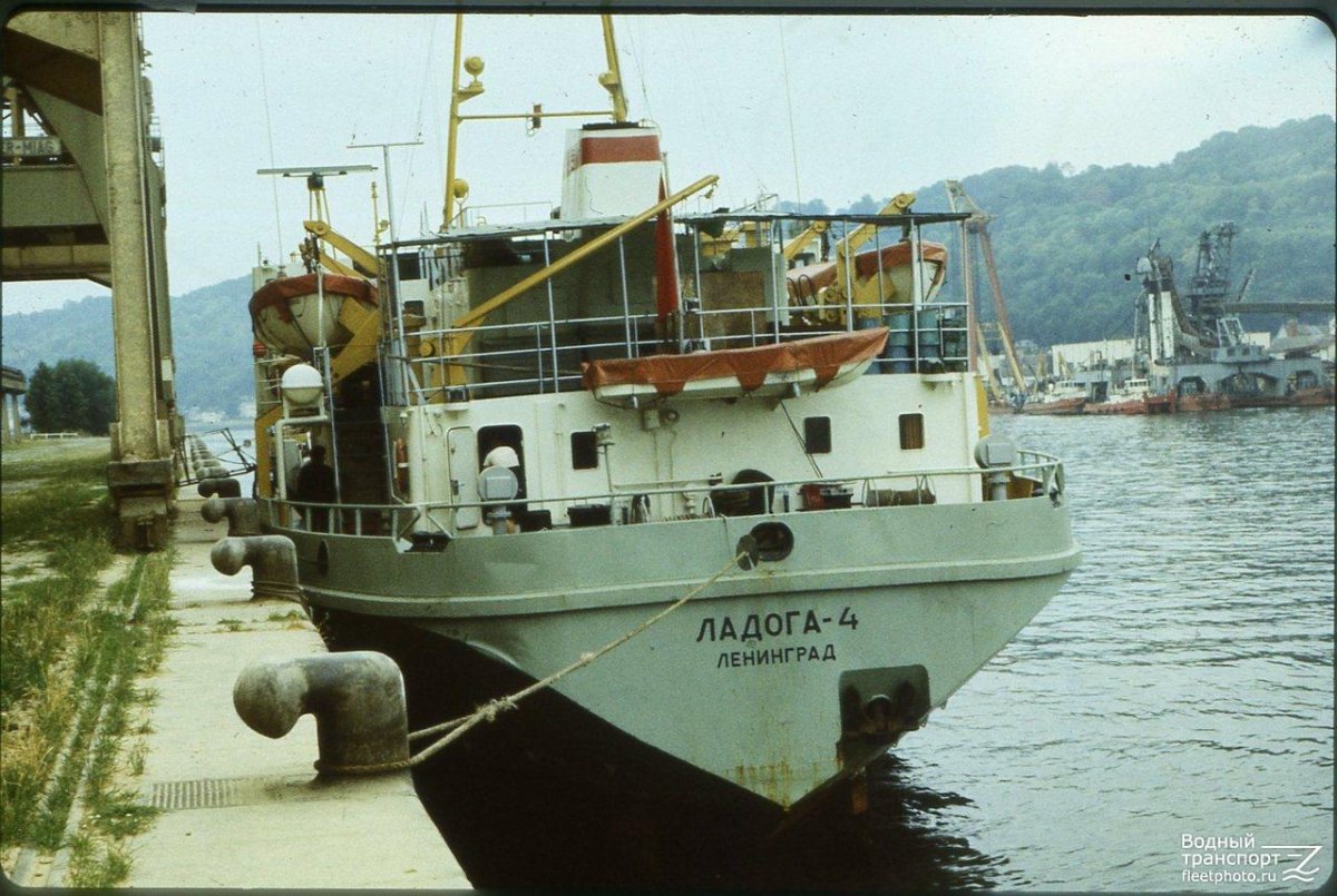 Судно Ладога 787