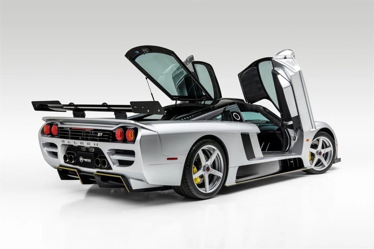 Автомобиль Saleen s7