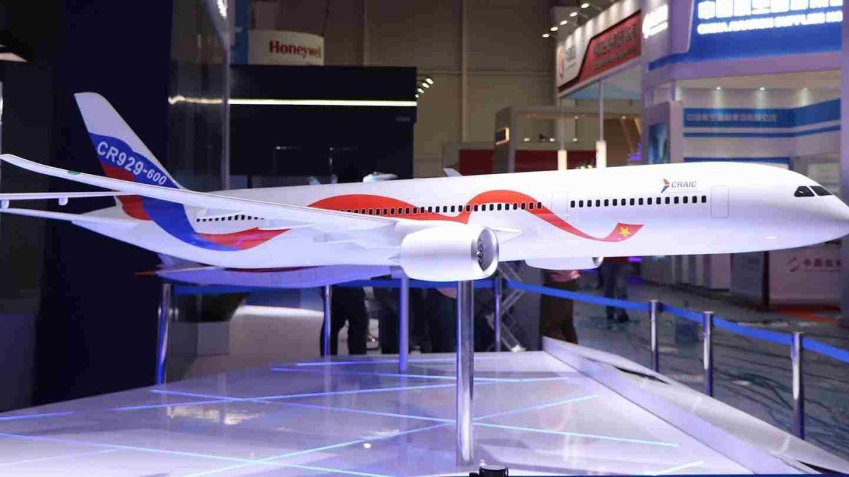 Comac cr929