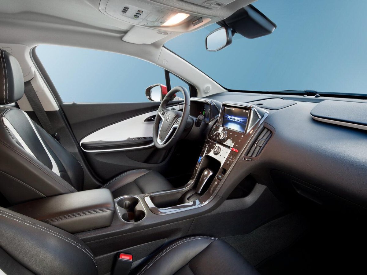 Opel Ampera салон