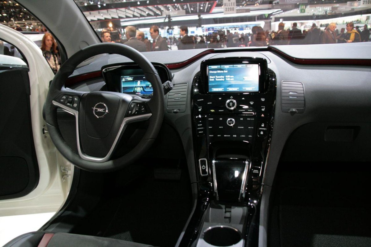 Opel Ampera 2012