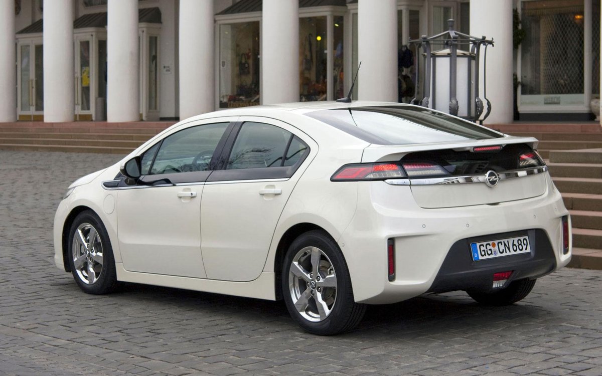 Opel Ampera 2012