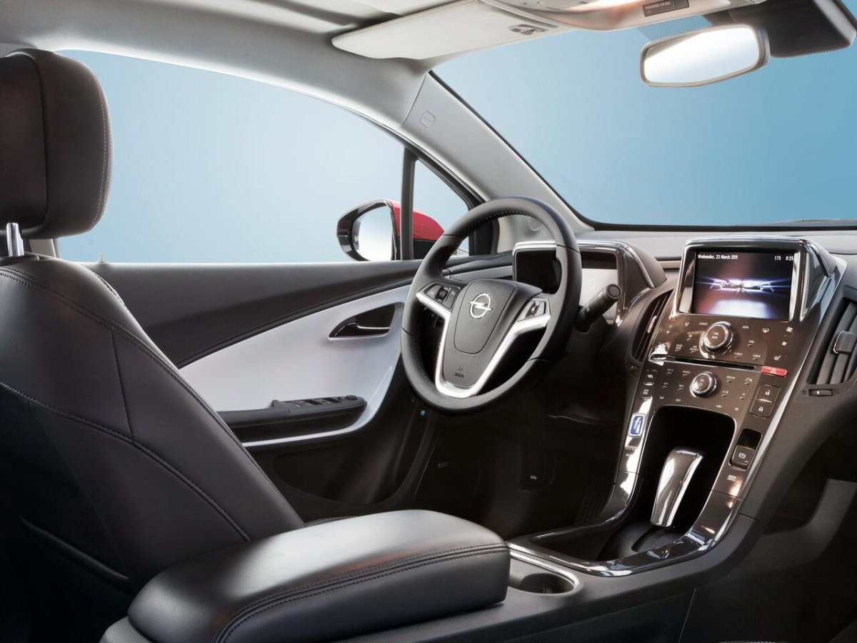 Opel Ampera салон