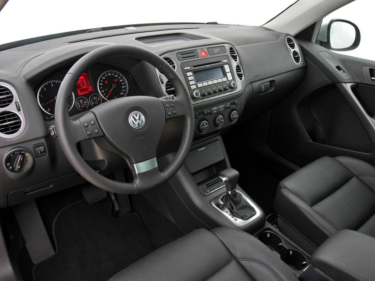Volkswagen Tiguan 2008 салон
