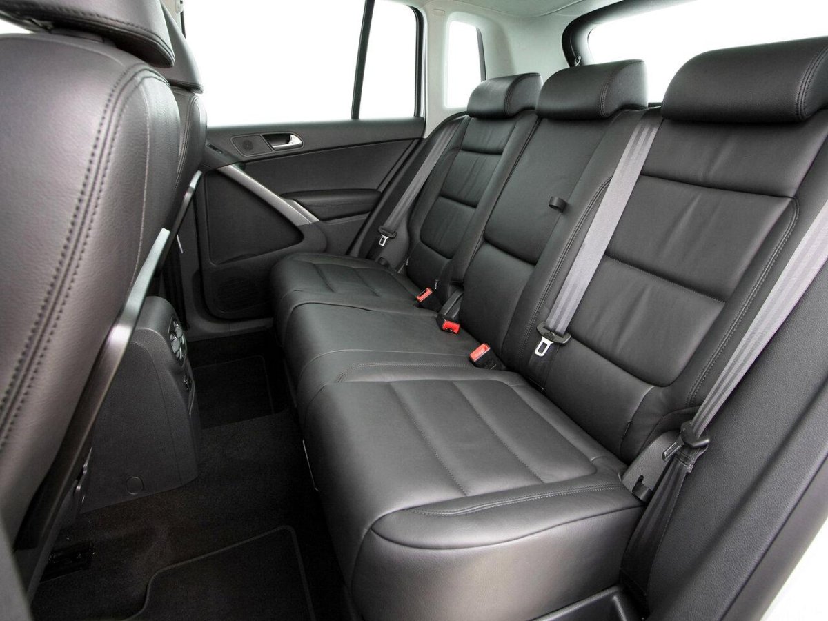 Volkswagen Tiguan салон сзади