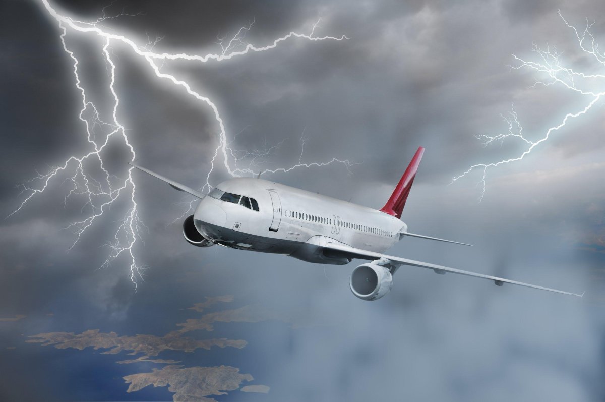 Боинг 737 взлетает