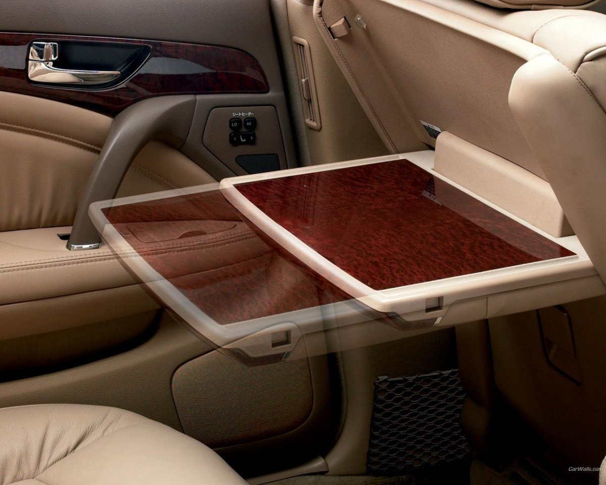 Nissan President 2003