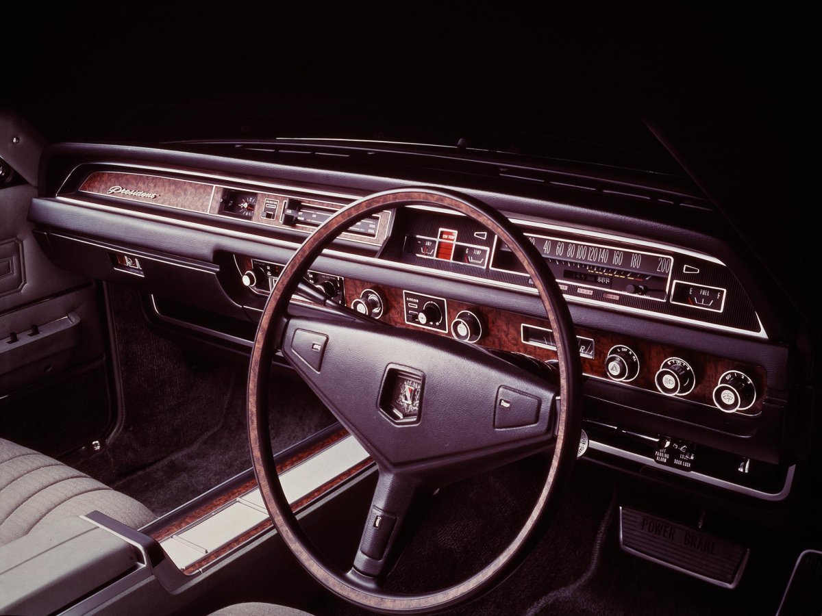 Nissan President 1990