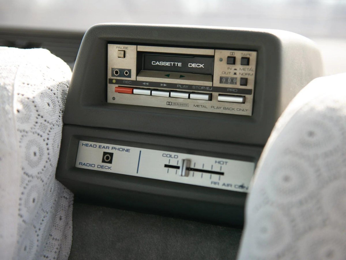 Nissan President 1985