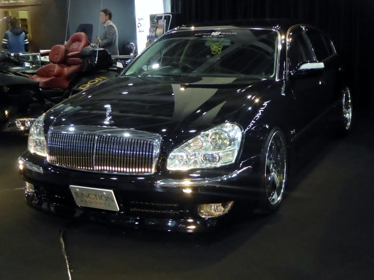 Nissan President 2010