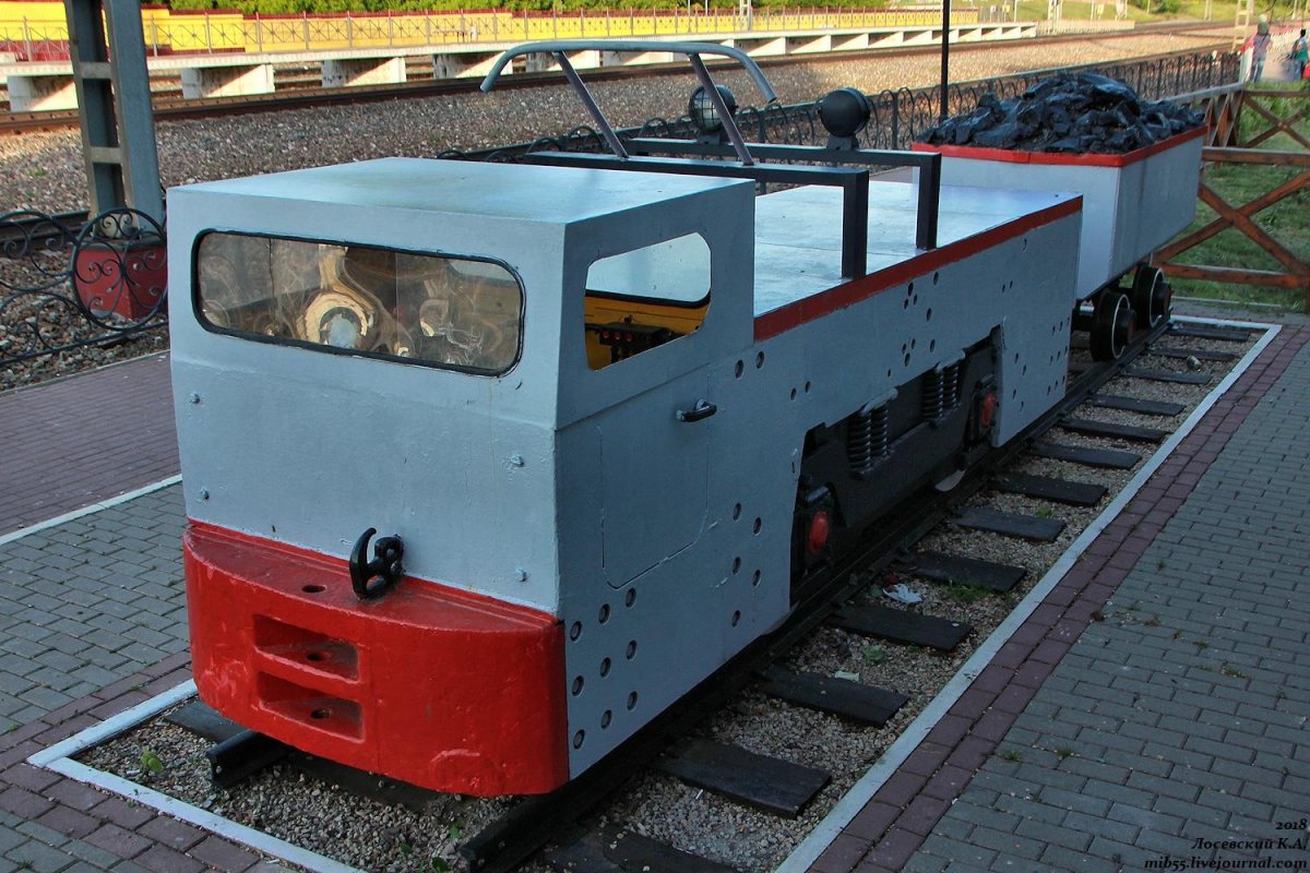 Шахтный электровоз аккумуляторный АРВ 8