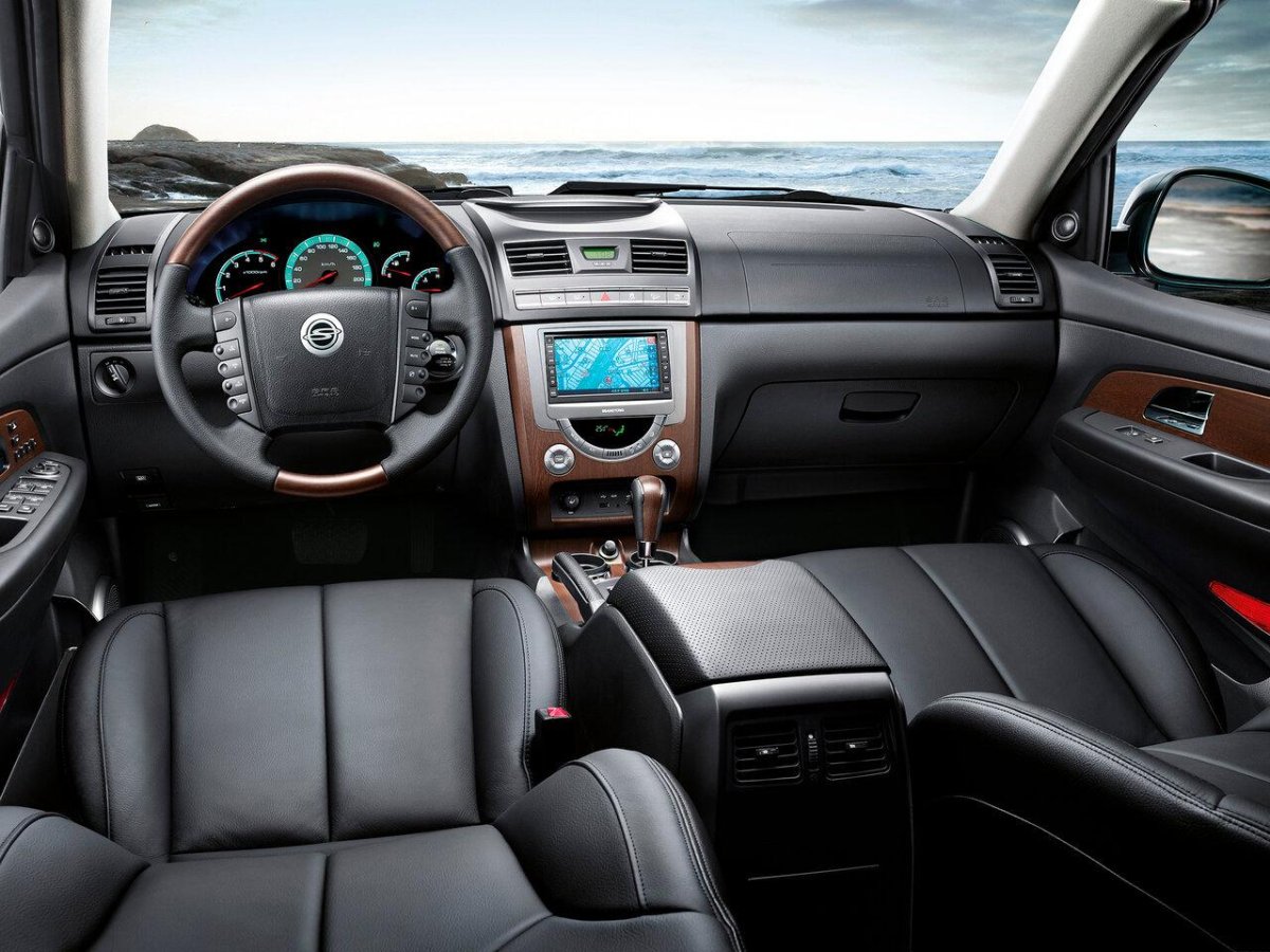 SSANGYONG Rexton 2 салон