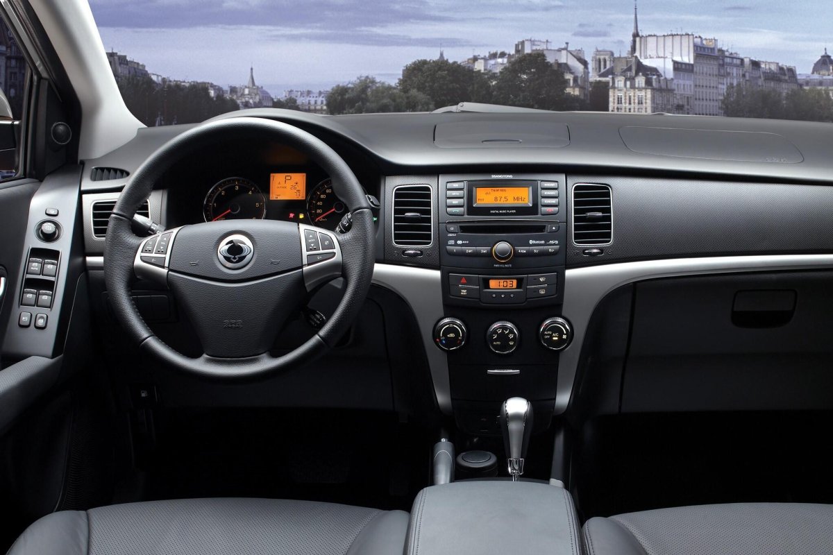 SSANGYONG Actyon 2010 салон