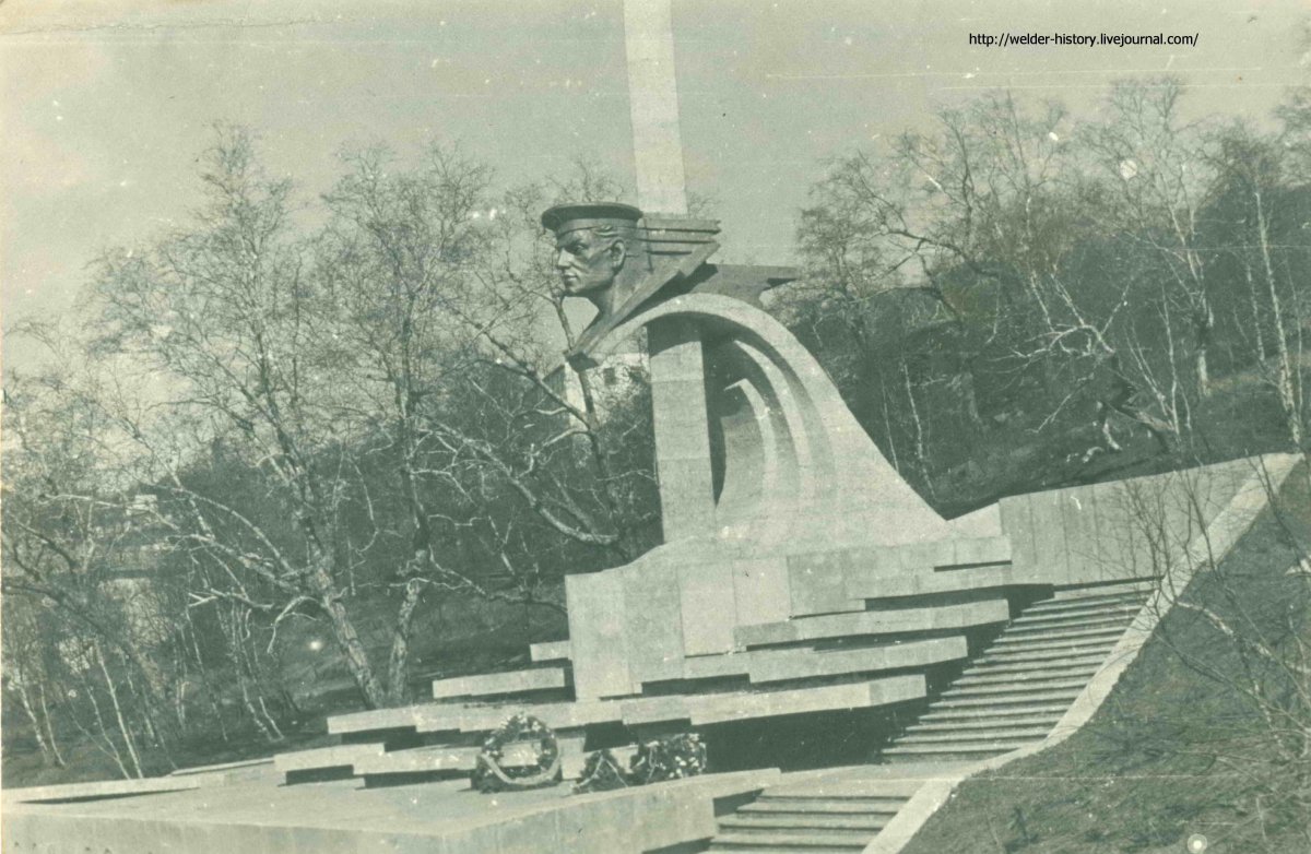 Л-16 памятник в Вилючинске