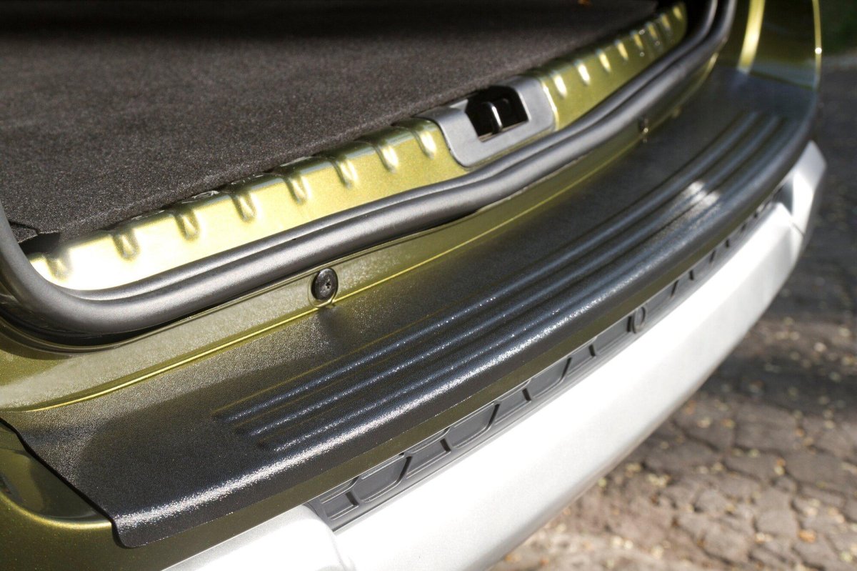 Накладка на задний бампер Duster 2021