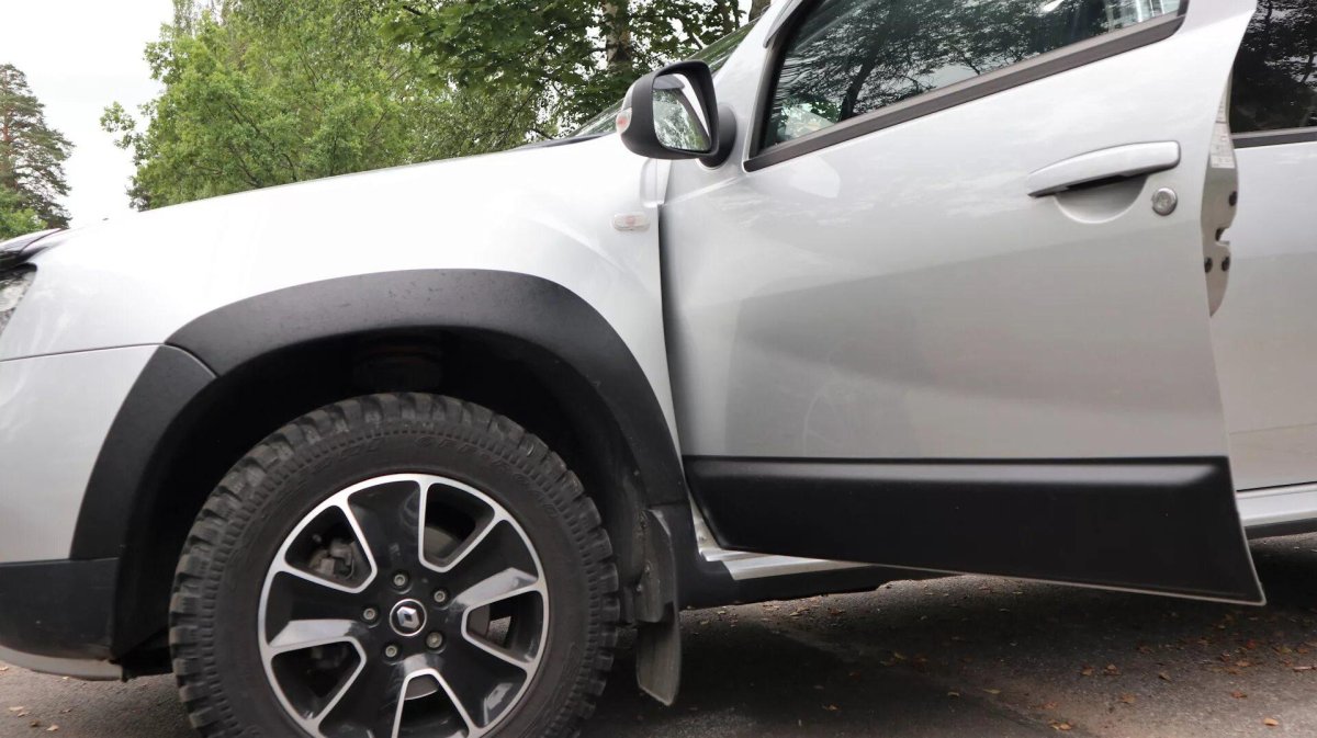 Расширители арок Рено Дастер 2012