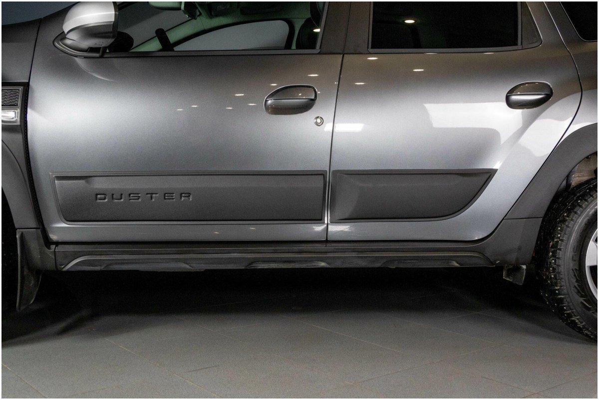 Молдинги на двери Рено Дастер 2016