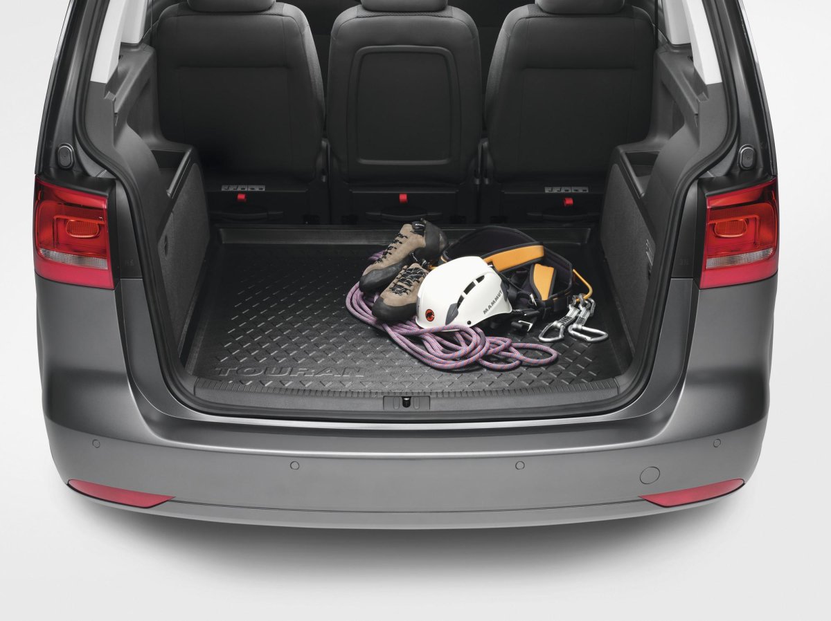 VW Touran 2012 багажник