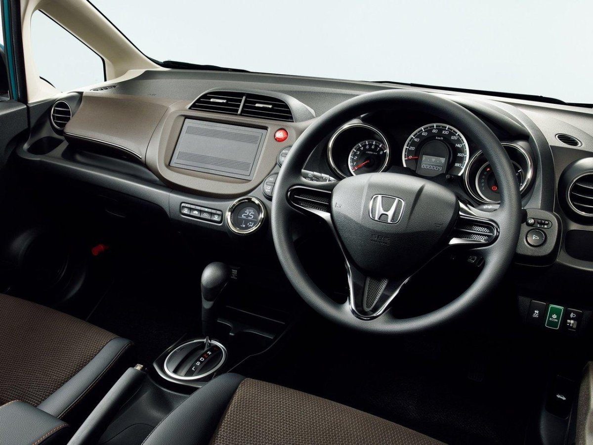 Honda Fit Shuttle 2012 салон