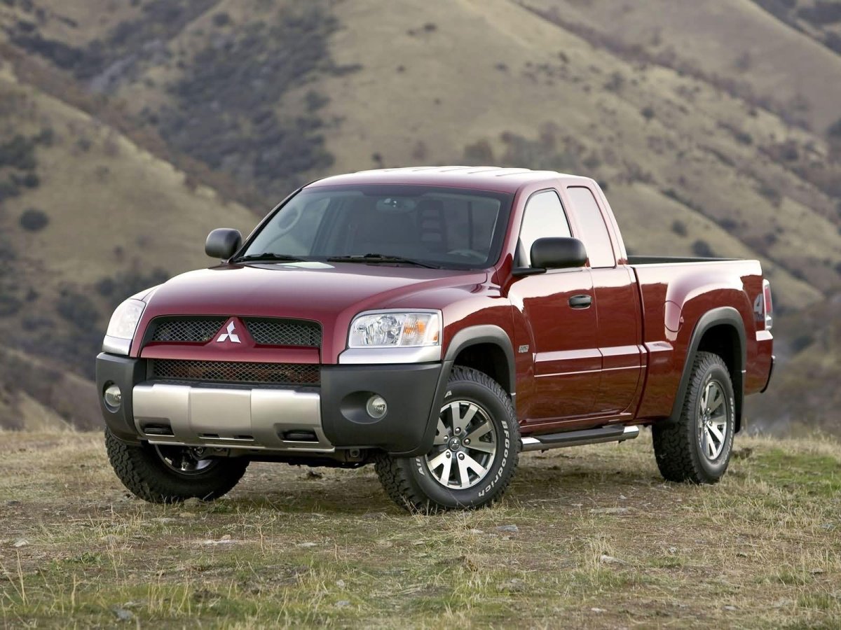 Mitsubishi Raider 4.7