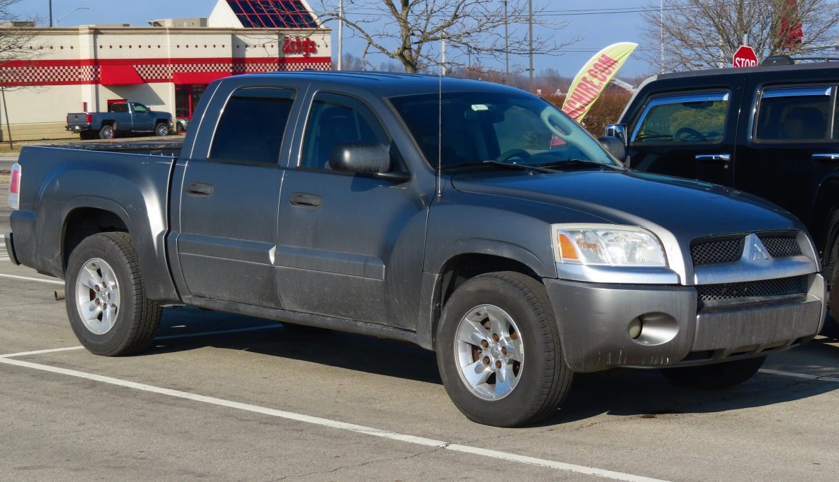 Mitsubishi Raider 1 (ND)