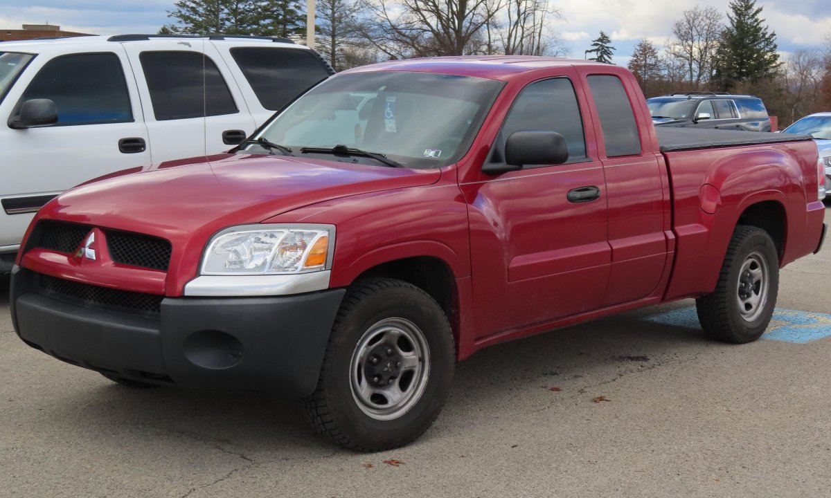 Mitsubishi Raider