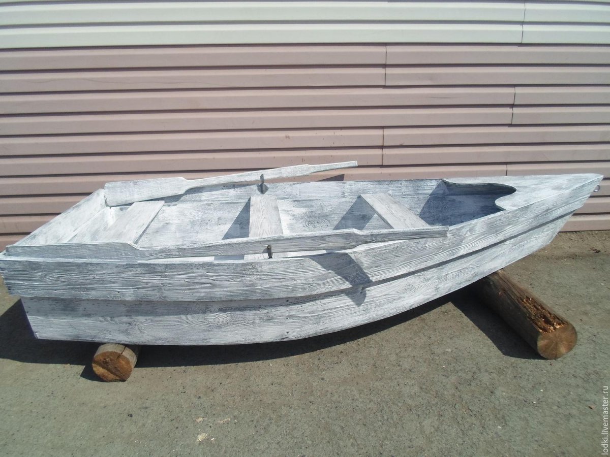 Лодка клумба