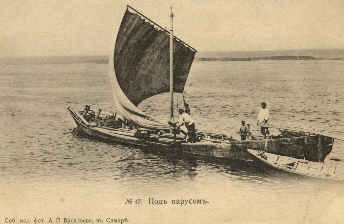 Волжская лодка Великовражка