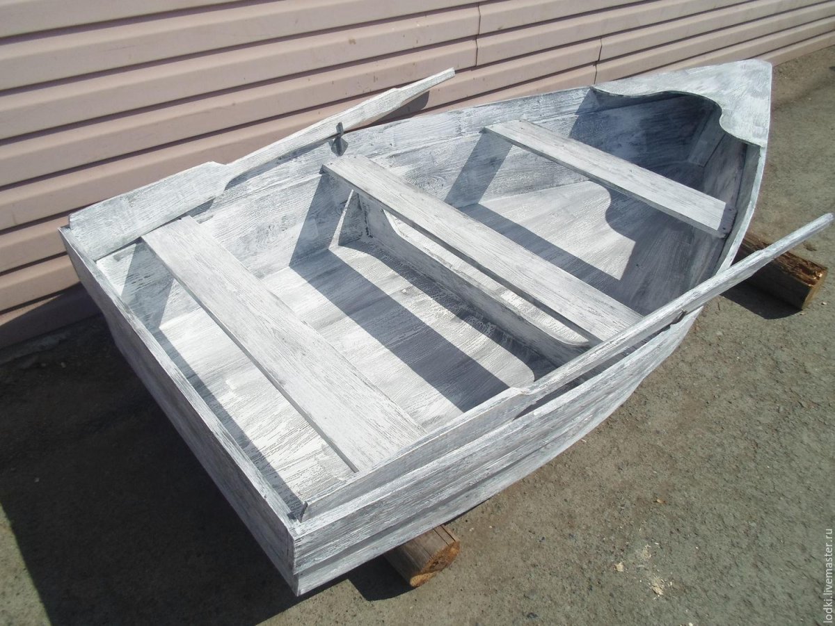 Лодка клумба