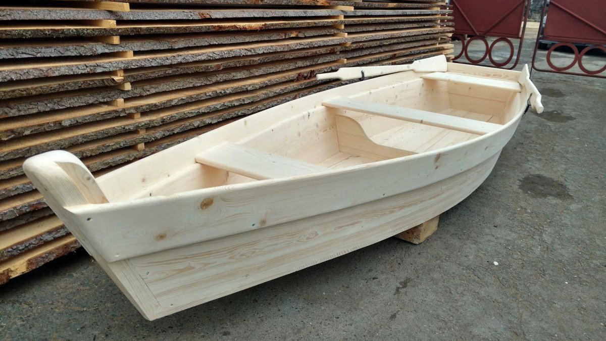 Лодка деревянная декоративная