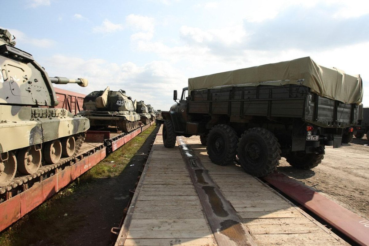 Эшелоны военной техники вс РФ