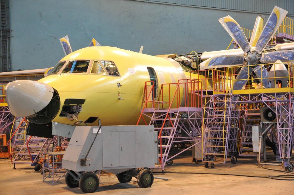 Авиакор АН-140