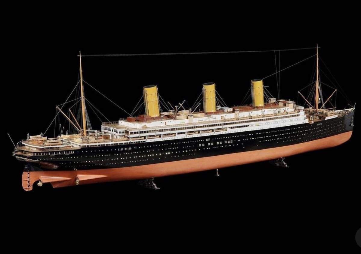 Трансатлантический лайнер Император