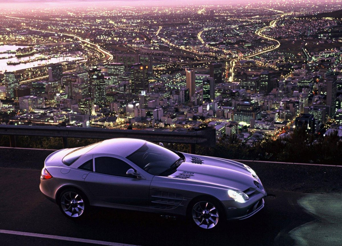 Mercedes SLR Night