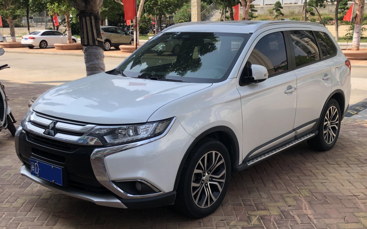 Mitsubishi Outlander комплектация Ultimate