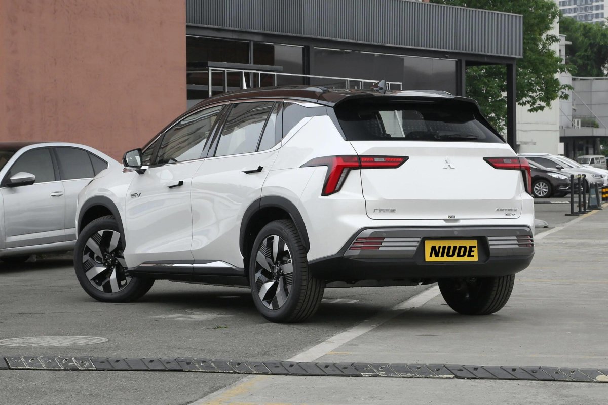 Mitsubishi Airtrek ev